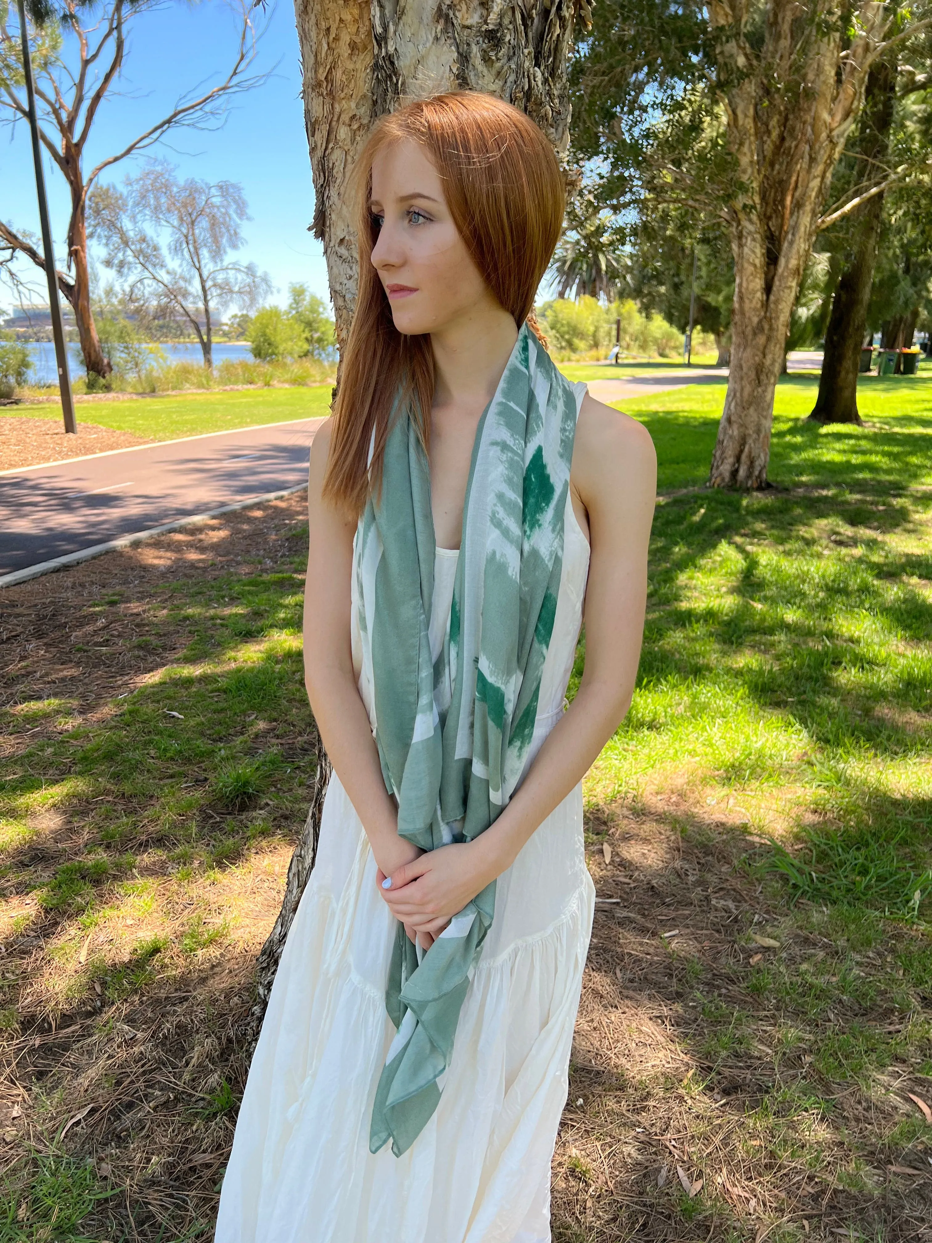 🍃 Green Scarf -Print Scarf - Block Shades