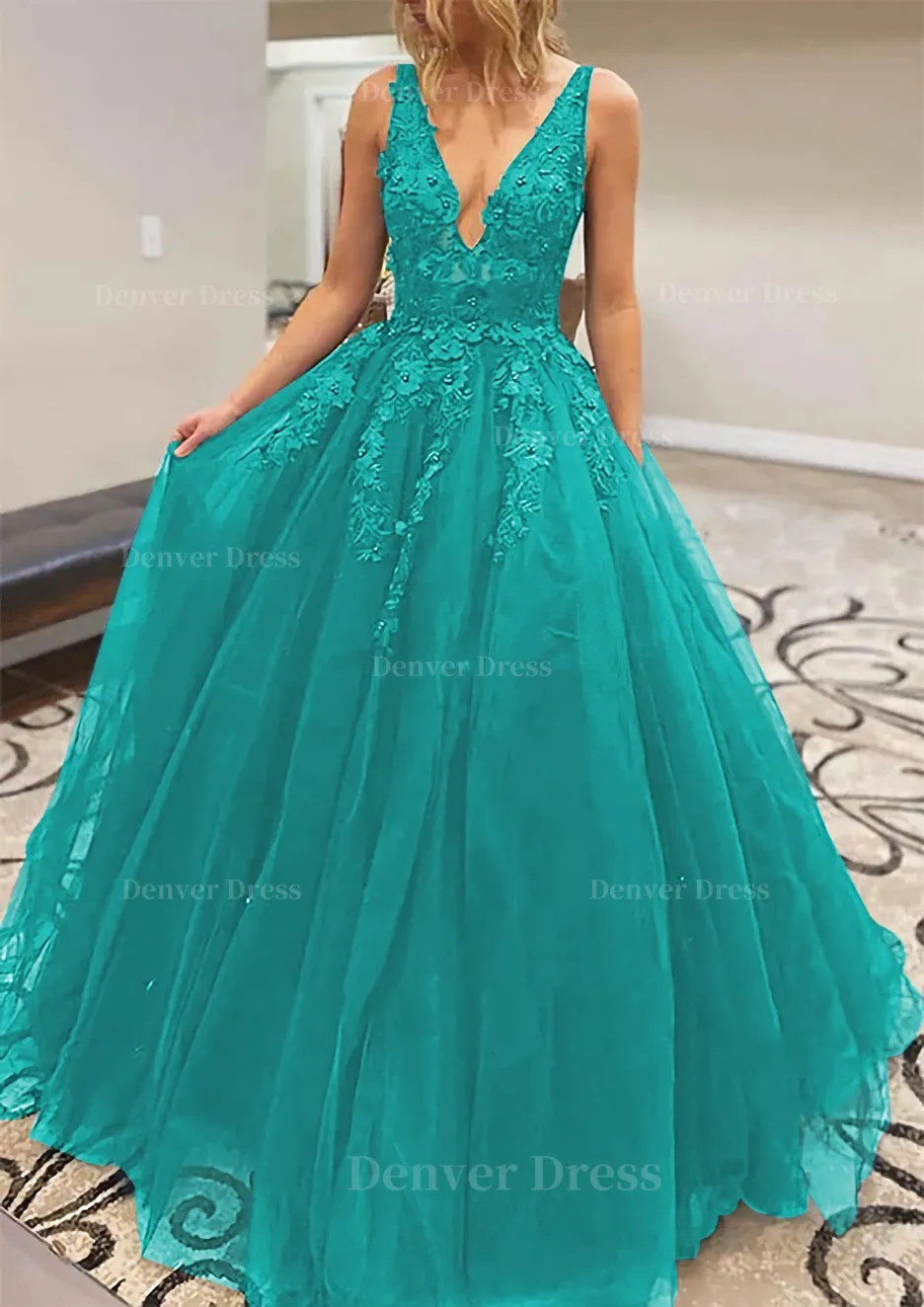 A-line V Neck Long/Floor-Length Lace Tulle Prom Dress With Appliqued