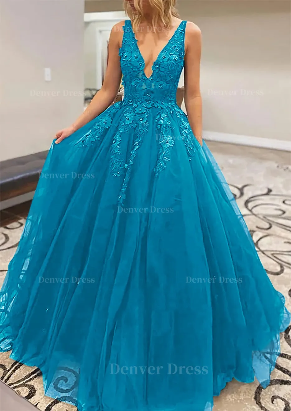 A-line V Neck Long/Floor-Length Lace Tulle Prom Dress With Appliqued