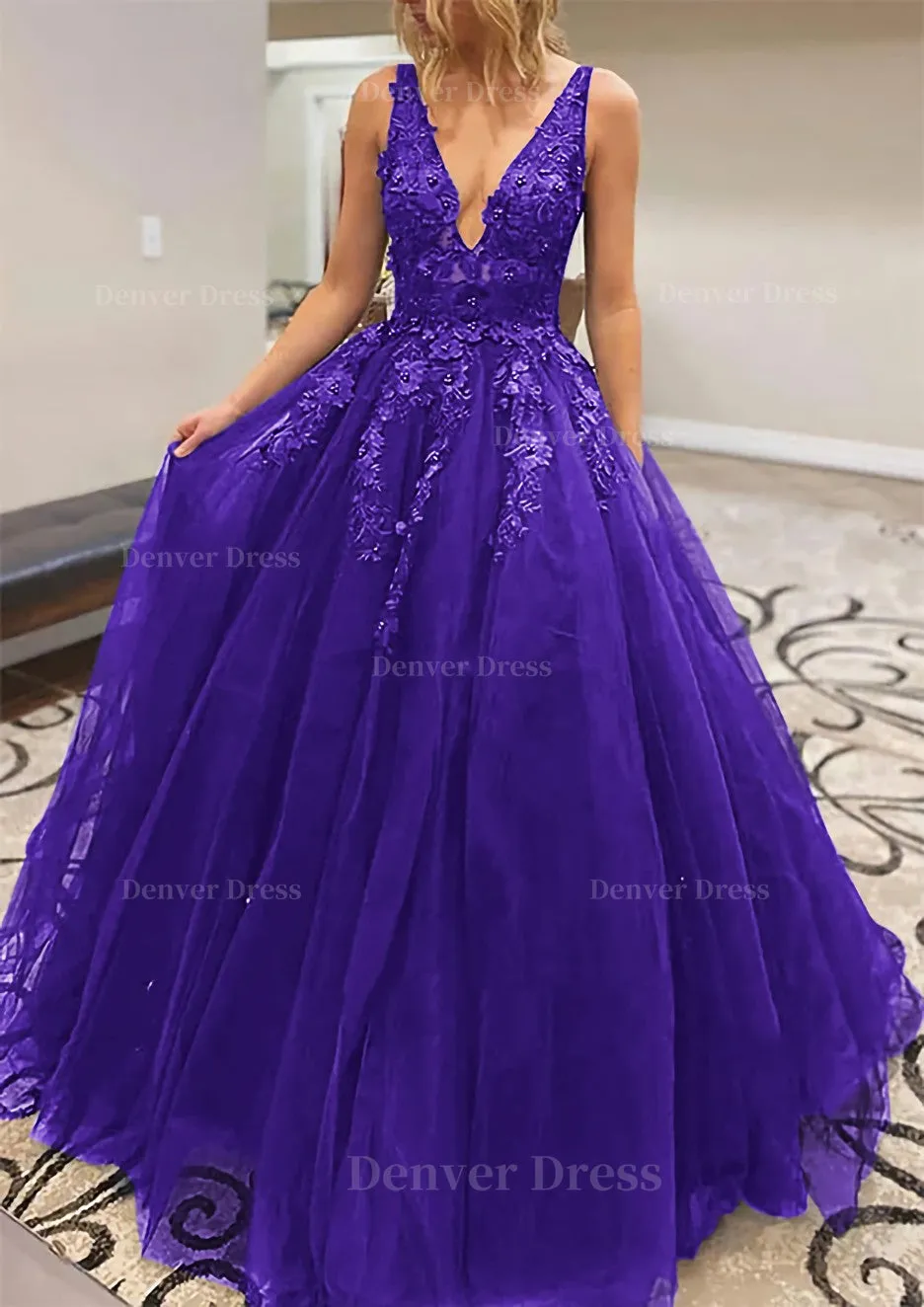 A-line V Neck Long/Floor-Length Lace Tulle Prom Dress With Appliqued