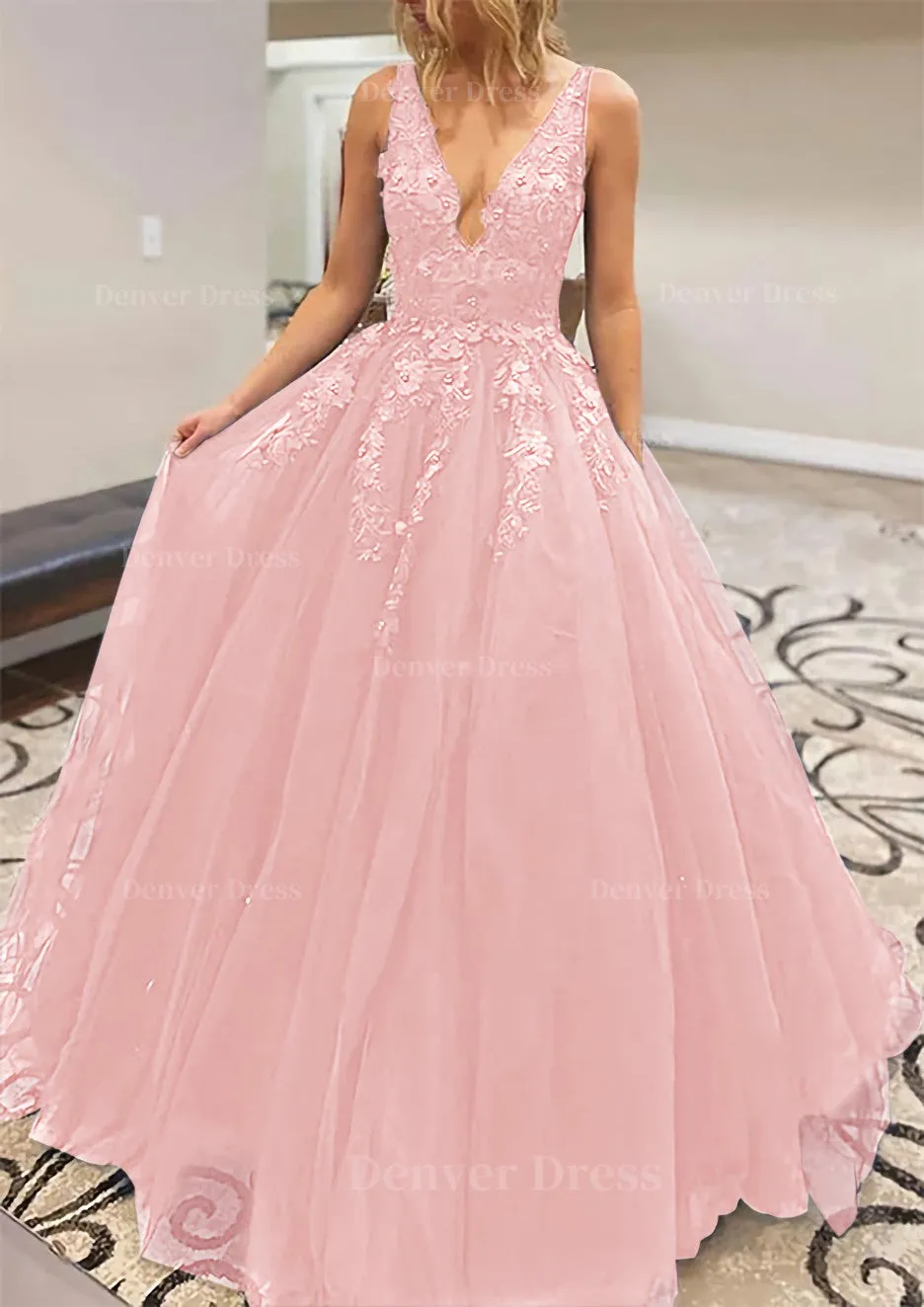 A-line V Neck Long/Floor-Length Lace Tulle Prom Dress With Appliqued