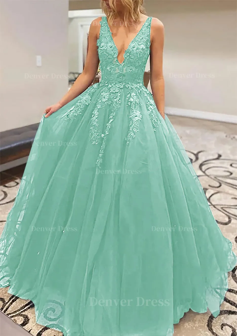 A-line V Neck Long/Floor-Length Lace Tulle Prom Dress With Appliqued