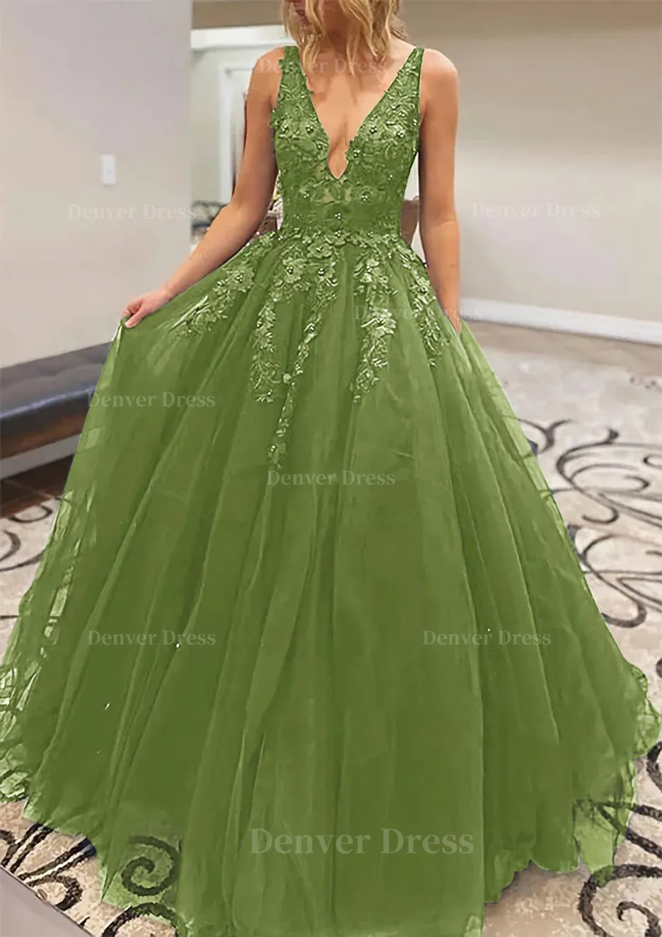 A-line V Neck Long/Floor-Length Lace Tulle Prom Dress With Appliqued