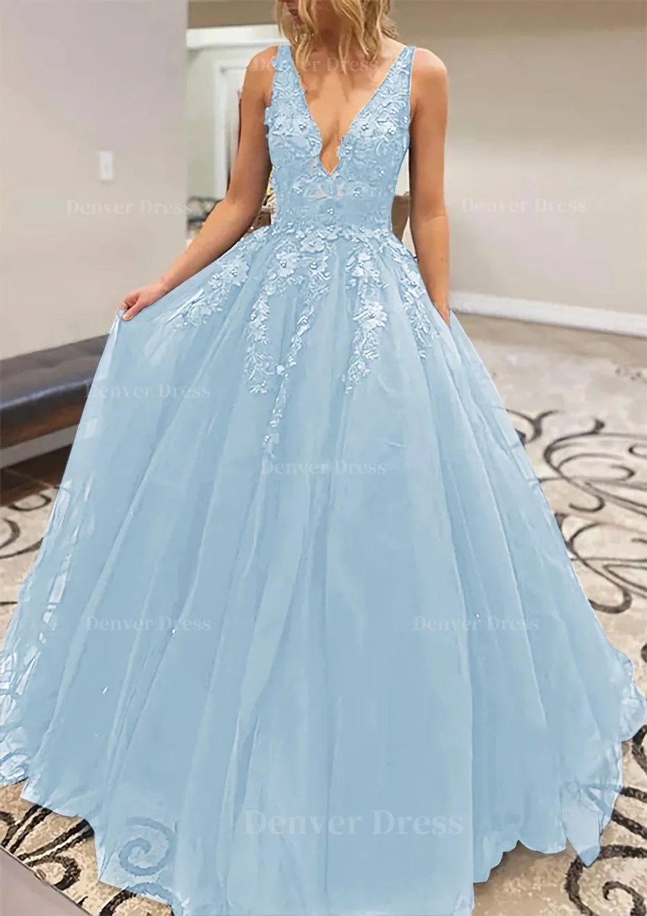 A-line V Neck Long/Floor-Length Lace Tulle Prom Dress With Appliqued