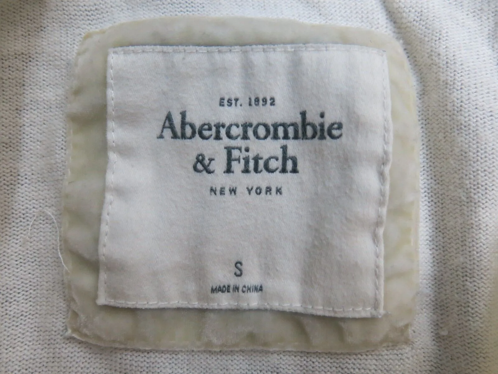 Abercrombie &Fitch Women Cardigan Sweater Front Button Long Sleeves Ivory Size S