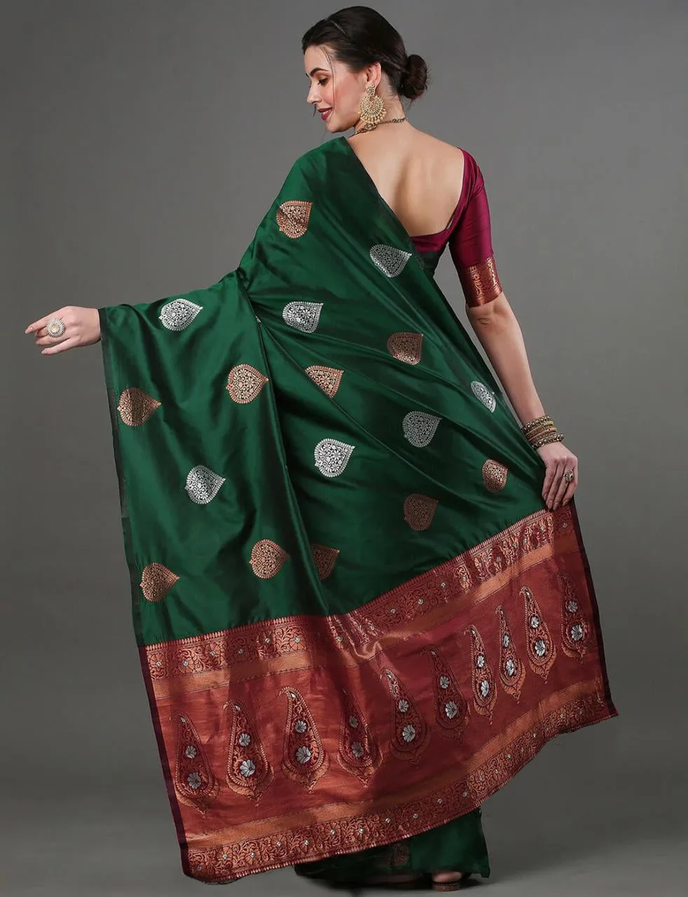 Classy Green Soft Silk Saree With Extraordinary Blouse Piece