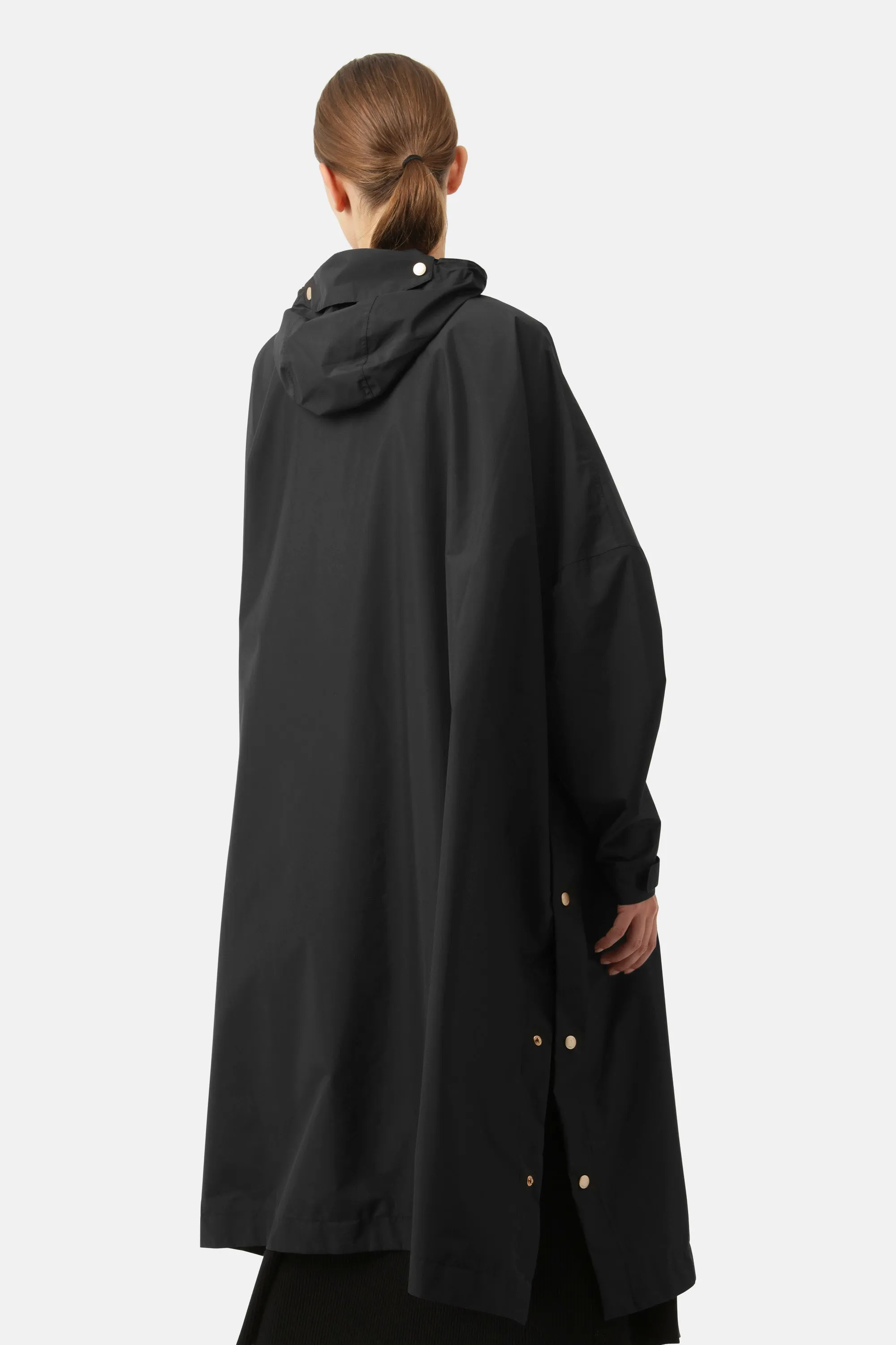 Poncho w. Sleeves - Black