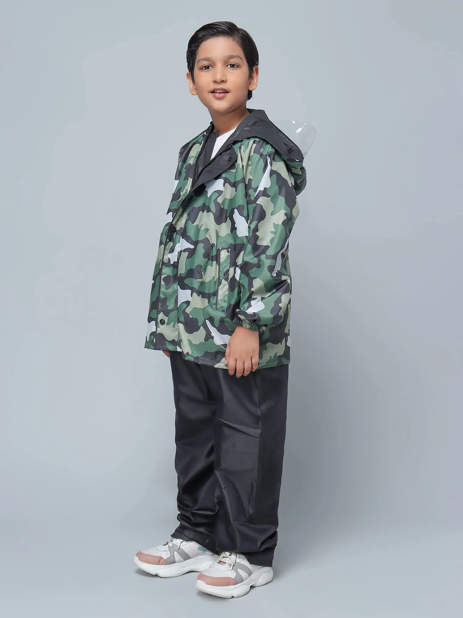 STRAUSS THE CLOWNFISH Comrad Series Kid's Waterproof Nylon Double Coating Reversible Raincoat with Hood and Reflector Logo at Back. Set of Top&Bottom. Printed Pouch Age-8-10 years (Green Camo)