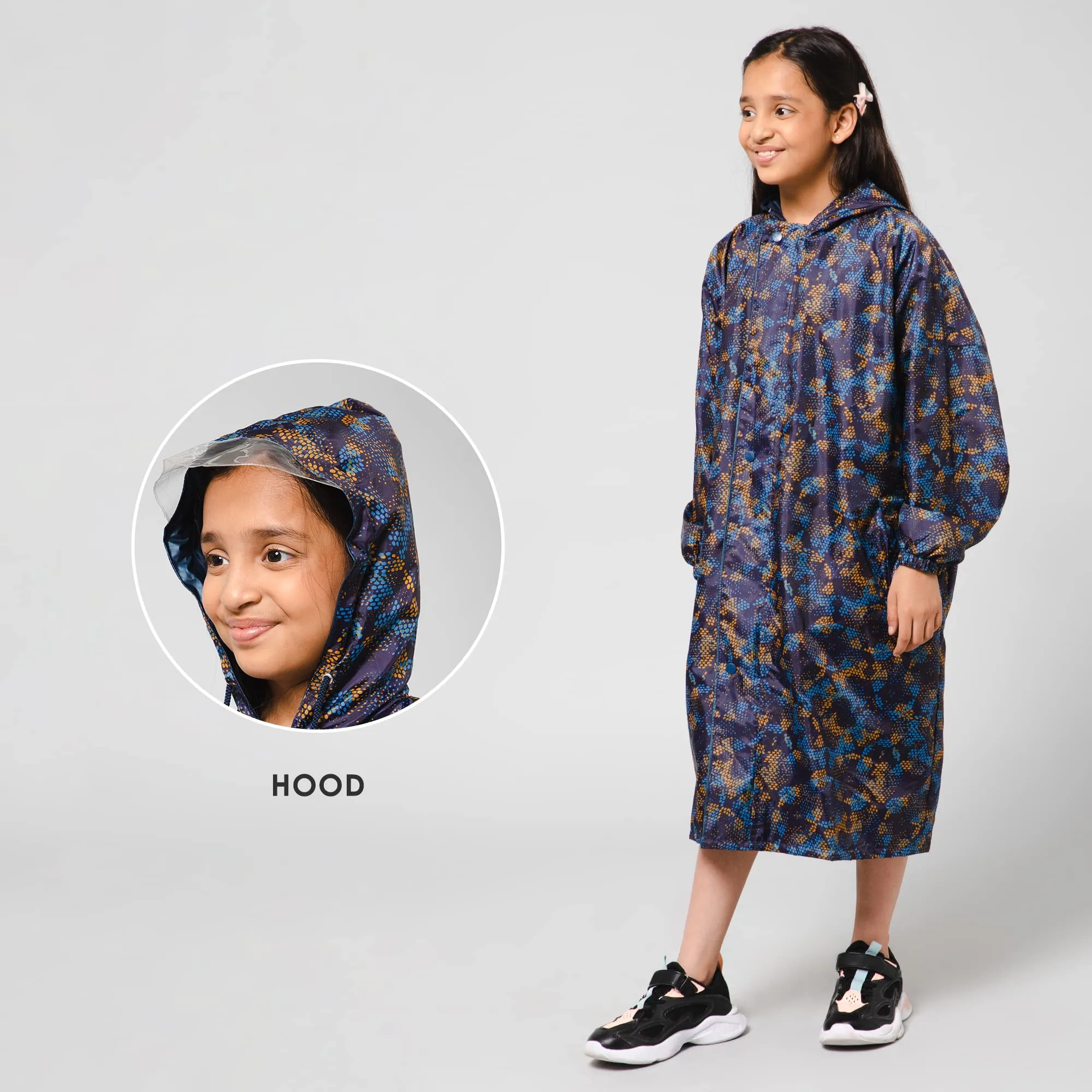 THE CLOWNFISH Splash Squad Series Kids Raincoat Waterproof Polyester Double Coating Reversible Longcoat with Hood and Reflector Logo at Back. Printed Plastic Pouch. Kid Age-5-6 years (Midnight Blue)