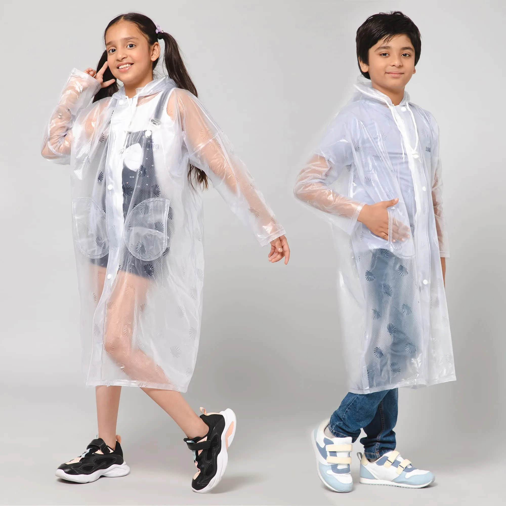 THE CLOWNFISH Storm Shield Series Unisex Kids Waterproof Single Layer PVC Longcoat/Raincoat with Adjustable Hood. Age-5-6 Years (Transparent White)