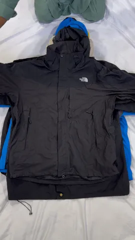 THE NORTH FACE RAINCOAT