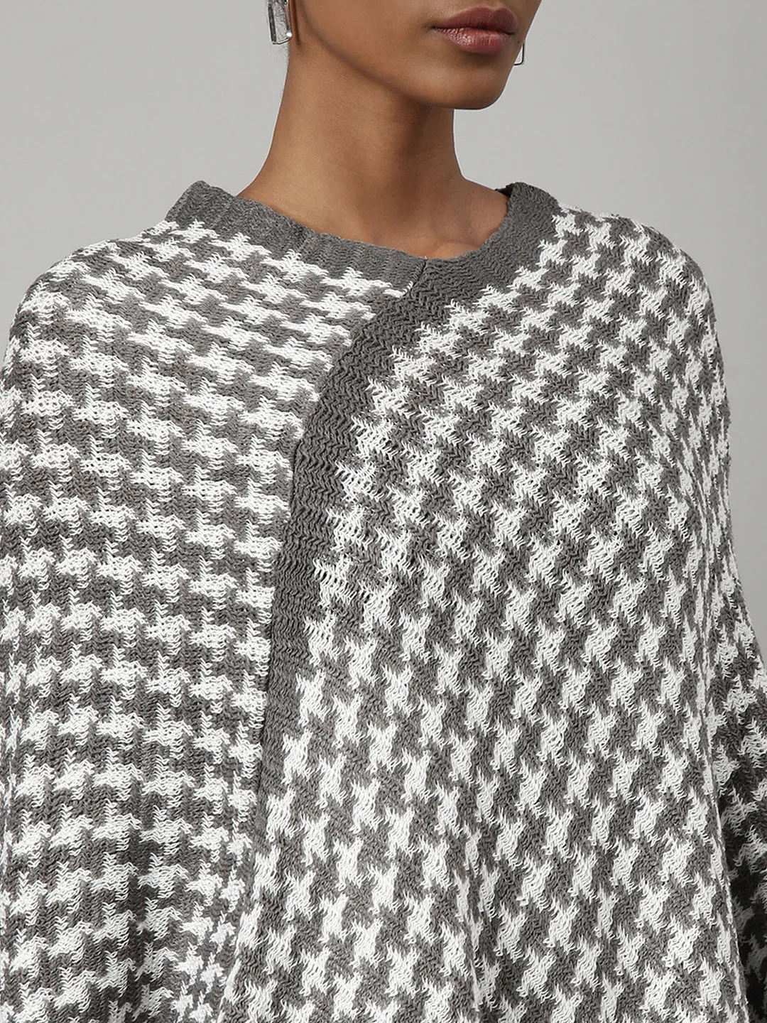 Women Geometric Grey Longline Poncho